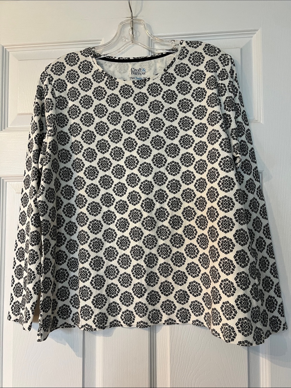 croft & barrow Black and White Floral Medallion Long-Sleeve Top
